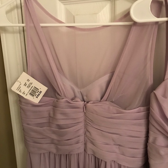 Two bridesmaids dresses from Davids Bridal - Picture 3 of 6